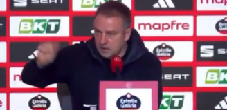 Hansi Flick POKAZAŁ jak wczoraj NARYSOWALI SPALONEGO przy golu Cubarsiego xD [VIDEO]